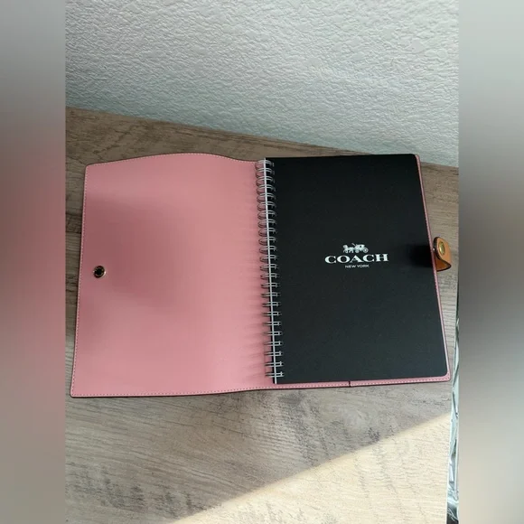 ❌SOLD❌ Coach Powder Pink Notebook In Signature Canvas - Picture 6 of 10